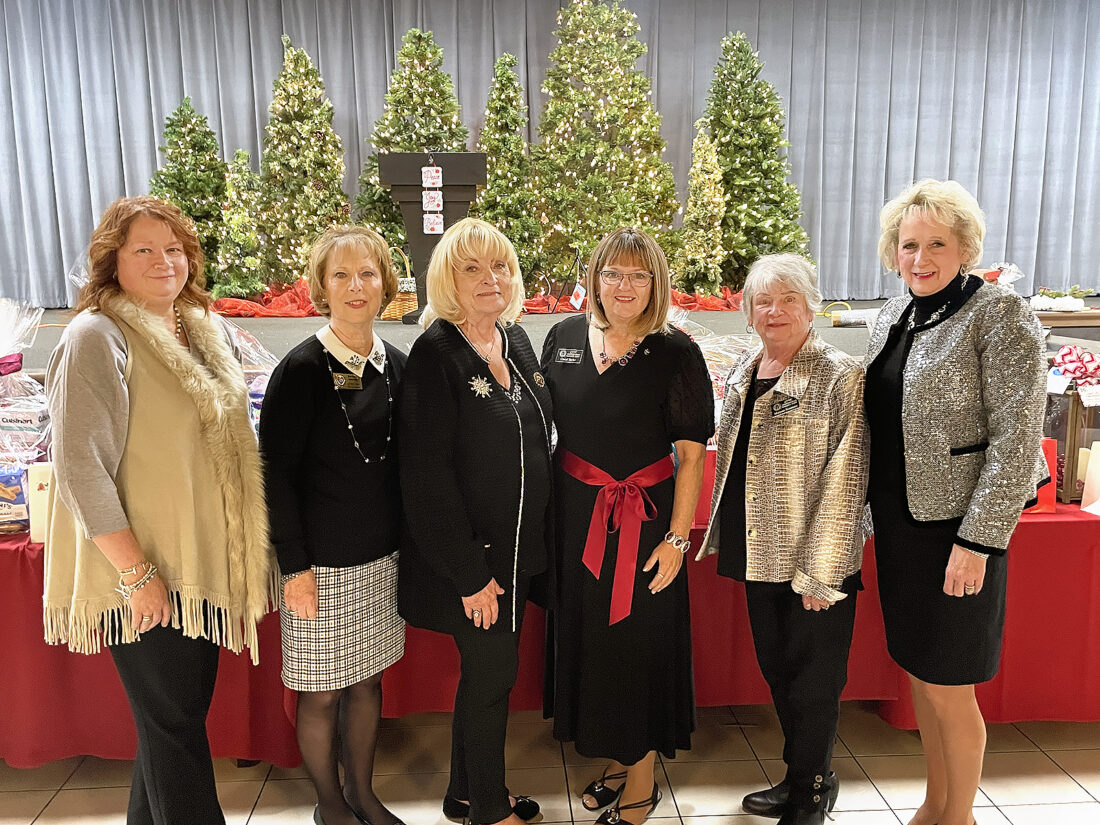 Officers attend fundraiser